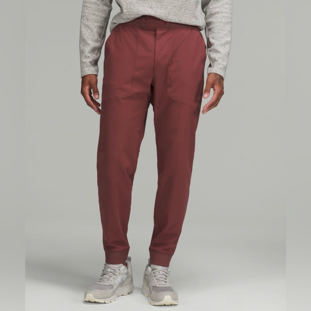 Lululemon ABC Jogger Shorter Smoky Red (MEDIUM) Brand New.